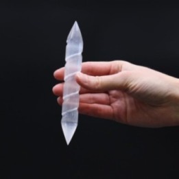 Varita Espiral de Selenita - 16 cm… · AW-SelW-04 | HogarLider