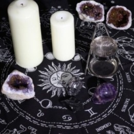 Mantel de altar esotérico con flecos - Horóscopo | HogarLider