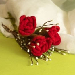 Flores de fieltro - Rosas rojas | HogarLider