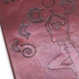 Cuaderno pequeño con elástico - Diosa Cósmica | HogarLider