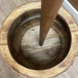 Mesa de barril de cerveza y soporte… · AW-BTS-05 | HogarLider