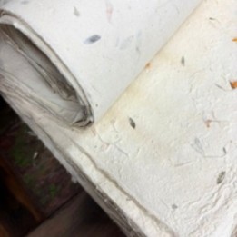 Lokta Craft y Papel de Regalo 51x76… · AW-LoktaP-04 | HogarLider