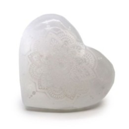 Corazón de selenita - 7-8cm - Mandala Grabada | HogarLider