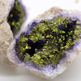 Geodas de calcita coloreada… · AW-CCGeo-06 | HogarLider