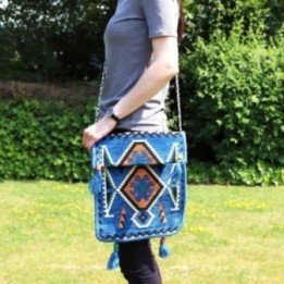 Bolso bandolera de festival Kilim azul cielo | HogarLider