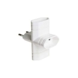 CLAVIJA TRIPLE 10A 250V 4mm 2300W… · EL3-40060 | HogarLider
